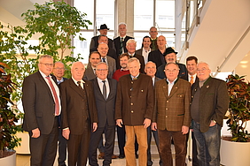 Staatssekretär Johannes Hintersberger, MdL mit Vertretern der Bürgerallianz Bayern (© Bild: StMAS Heger) 